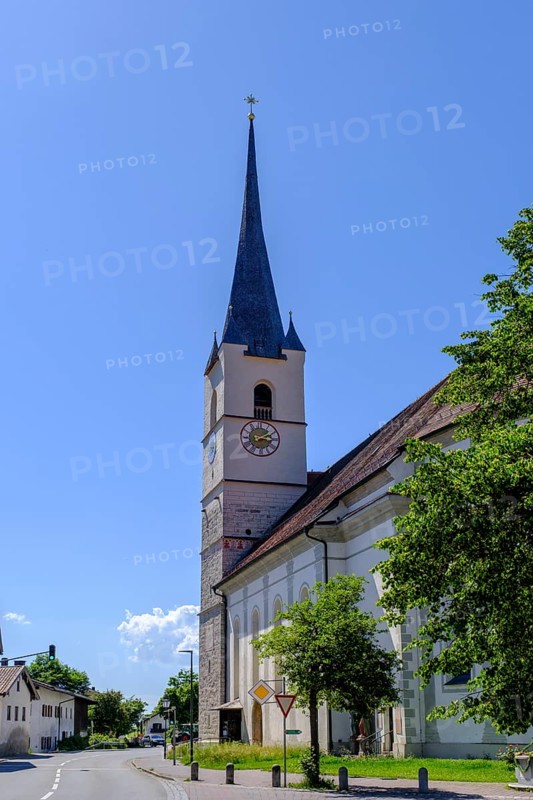 Pfarrkirche Mariä Himmelfahrt, Halfing, Chiemgau, Upper Bavaria, Bavaria, Germany