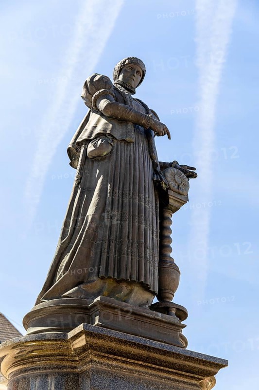 Barbara Uthmann fountain on the market square in Annaberg, Annaberg-Buchholz, Ore Mountains, Saxony, Germany