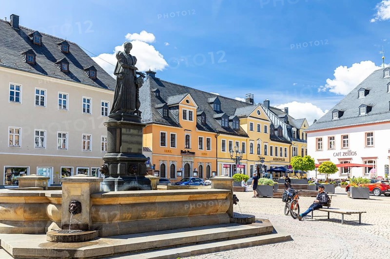 Barbara Uthmann fountain on the market square in Annaberg, Annaberg-Buchholz, Ore Mountains, Saxony, Germany