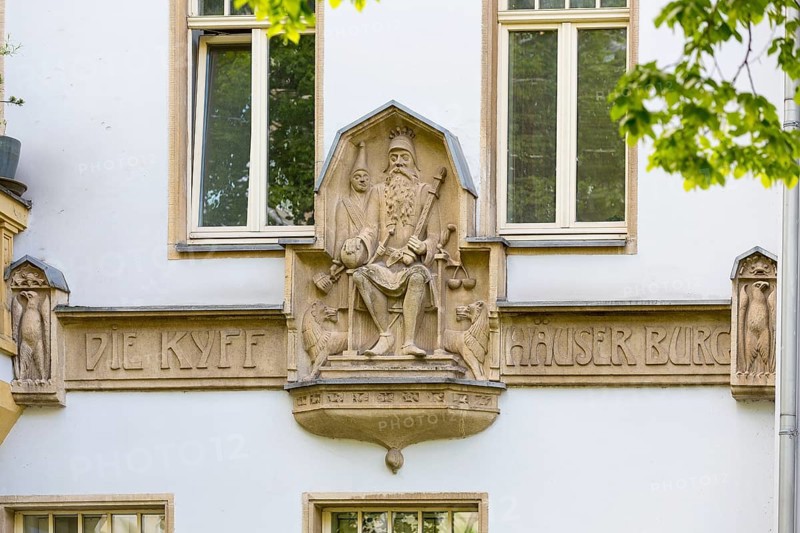 Figure and lettering on the Kyffhäuserburg residential building in Hübschmannstraße, Art Nouveau villas and Wilhelminian era buildings on Kaßberg, Chemnitz, Saxony, Germany