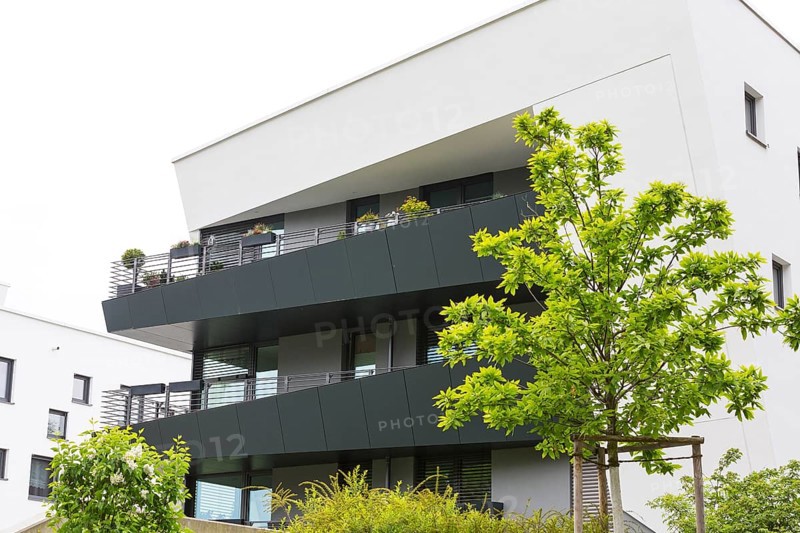Modern residential building by architect Rico Sprenger, Die tanzende Siedlung auf dem Kassberg, Chemnitz, Saxony, Germany