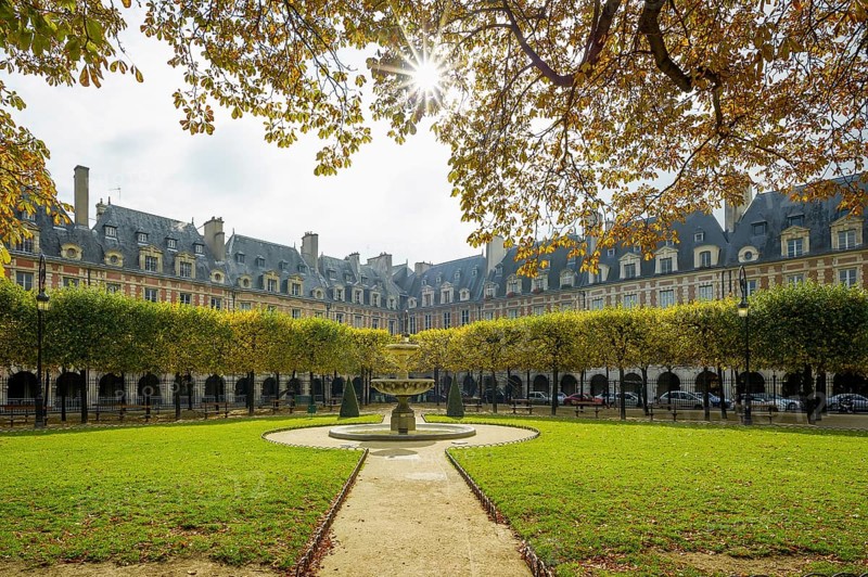 Place des Vosges, Marais, Paris, France