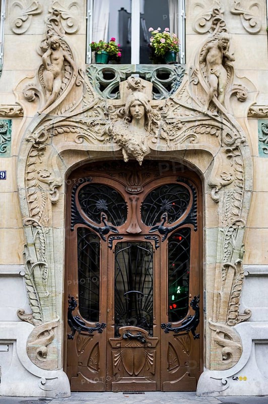 Art Nouveau façade on Avenue Rapp, Paris, France