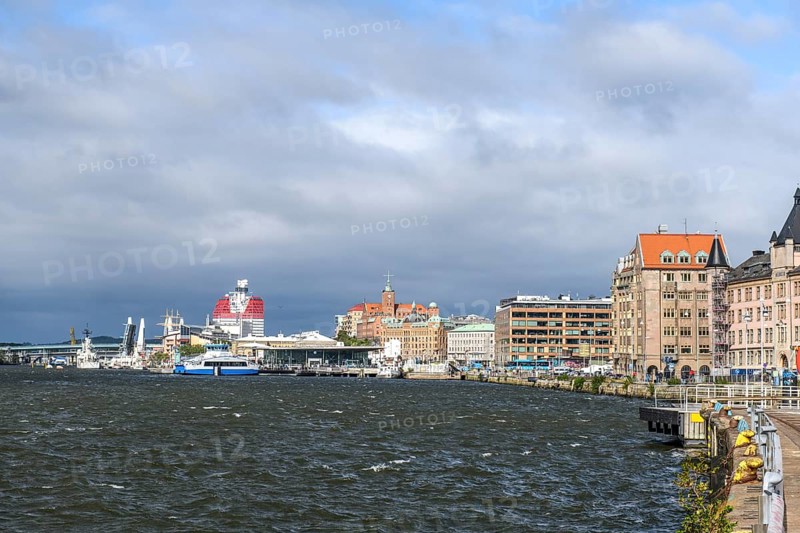River view on Götaälv in Gothenburg harbor with Lilla Bommen in cloudy sky, Gothenburg, Västra Götalands län, Sweden