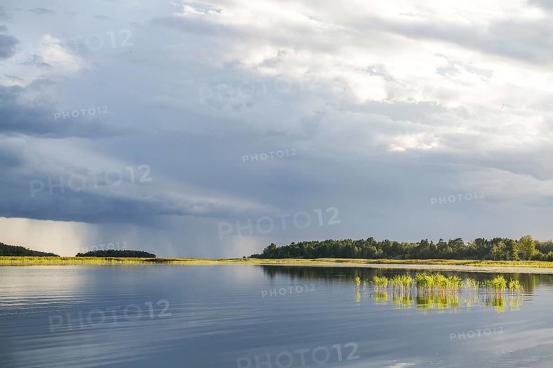 Fairway to Ekenäs harbour with sea mark on Lake Vänern, water reflecting the sky, Ekenäs, Värmlandsnäs peninsula, Värmlands län, Sweden