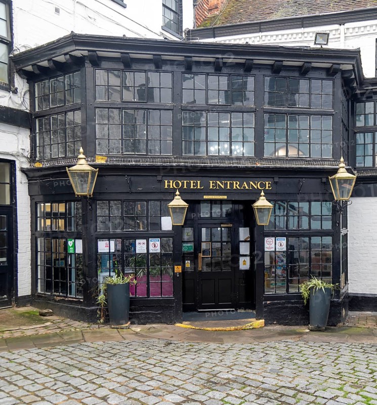 Historic doorway entrance The George Hotel, King Street, town centre of Reading, Berkshire, England, UK