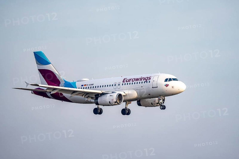 Eurowings Airbus A319-100 landing at Cologne/Bonn Airport, CGN