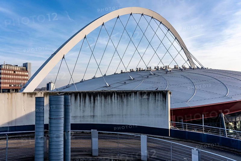 Roof with arched support structure of the Lanxess Arena, Cologne Arena, multifunctional hall, concert hall in Cologne-Deutz, with up to 20, 000 seats, it is the largest event hall in Germany, North Rhine-Westphalia, Germany