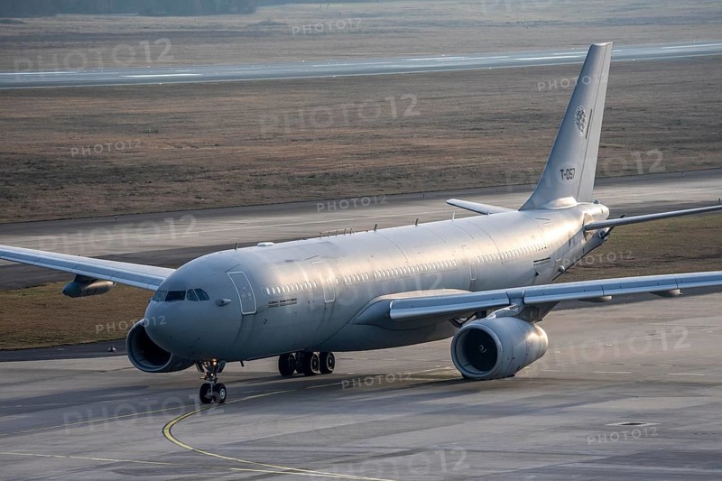 Airbus A330 MRTT from the Multinational MRTT Unit, Multinational Multi Role Tanker Transport Unit, MMU, to Cologne/Bonn Airport, CGN, North Rhine-Westphalia, Germany