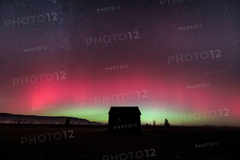 Northern lights, aurora borealis, solar storm, January 2026, red, green, hut, Loisach-Lake Kochel-Moore, Alpine foothills, Bavaria, Germany