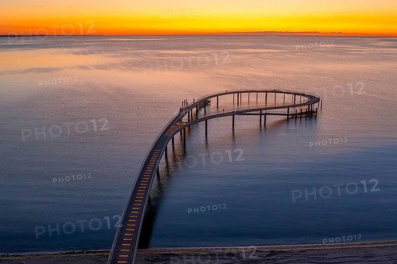 Aerial view over Maritim Seebrücke / maritime pier over the Baltic Sea at seaside resort Timmendorfer Strand, Ostholstein, Schleswig-Holstein, Germany