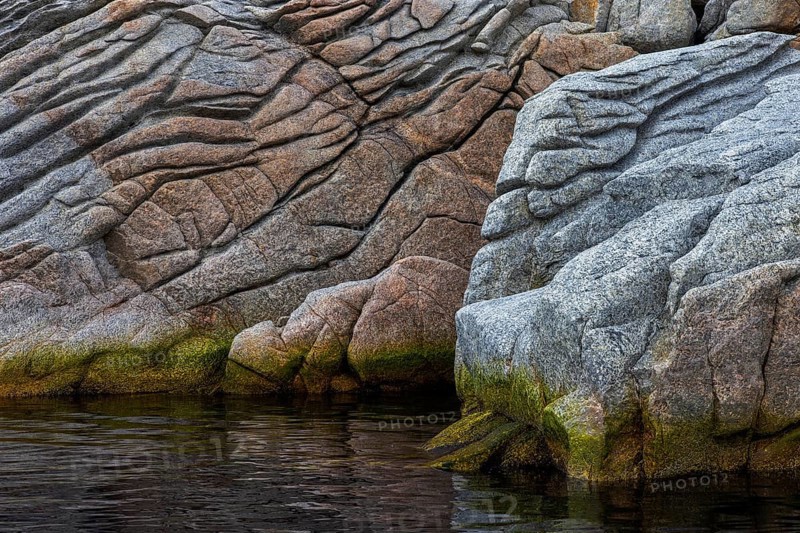 Bedrock structure on Phippsøya / Phipps Island in the Arctic Ocean in Sjuøyane, archipelago north of Nordaustlandet, Svalbard / Spitsbergen, Norway