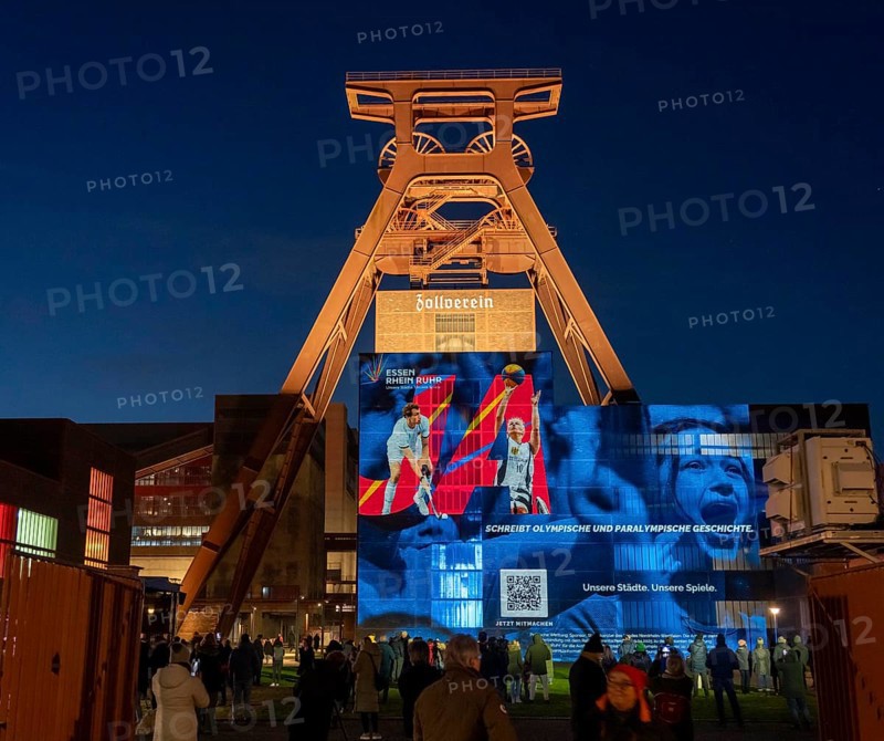 Advertising for participation in the referendum on the Olympic bid of North Rhine-Westphalia, with the Rhine-Ruhr region, Cologne-RheinRuhr, interactive light installations can now be seen at 5 different well-known sights, which are aimed at the citizens of the affected cities and regions to take part in the vote, here the Doppelbock conveyor framework of shaft 12, at the Zollverein colliery in Essen