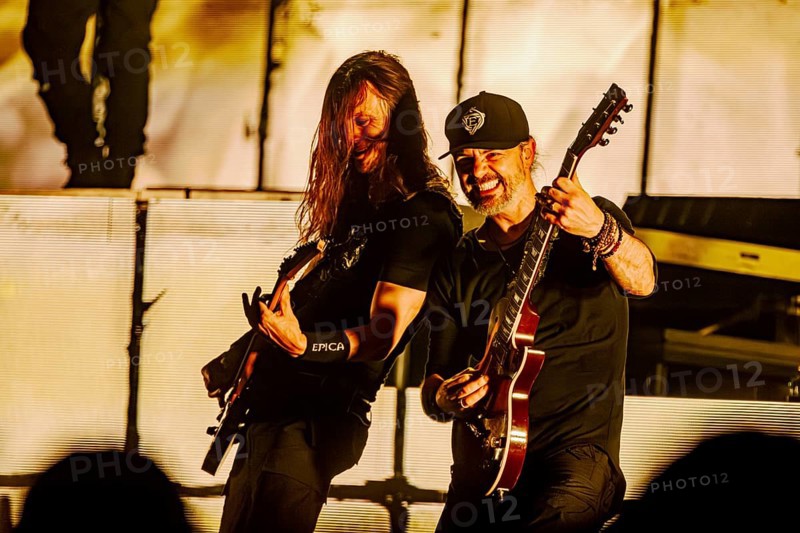 Guitarists Mark Jansen and Isaac Delahaye from Epica, live on Arcane Dimensions Tour 2026 at Zenith in Munich on 17.01.2026