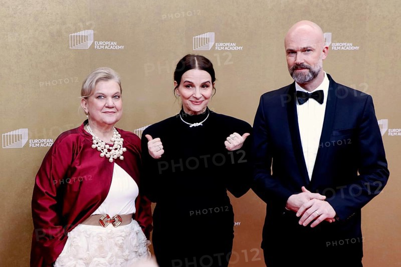 Ada Soomon, Juliette Binoche and Matthijs Wouter Knol arriving at the European Film Awards at the House of World Cultures in Berlin on 17.01.2026