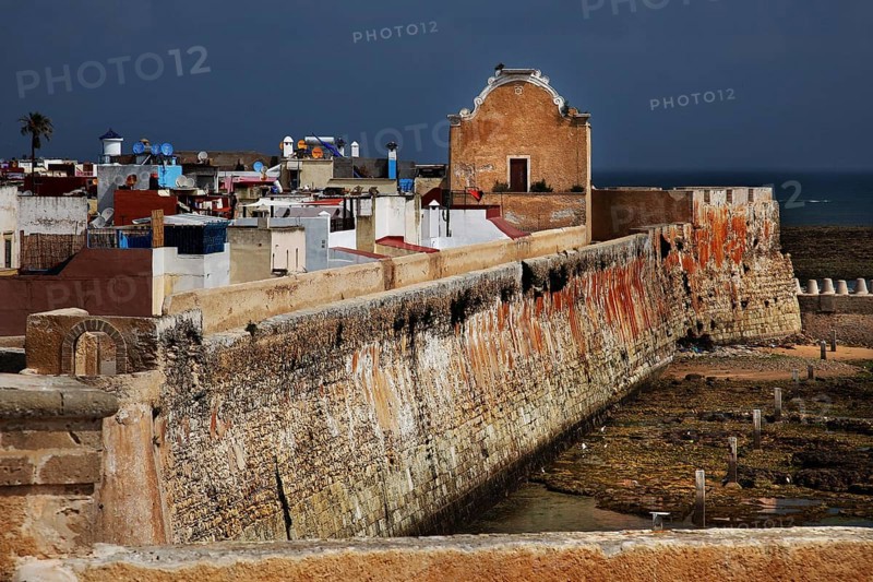 Historic wall over the city overlooking the sea, El Jadida, Cité Portugaise, Morocco