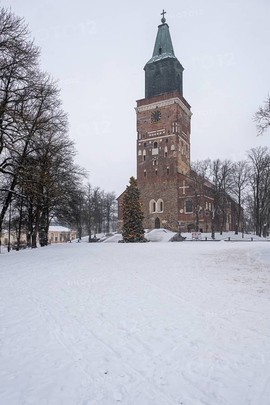 Turku Cathedral, Finnish Turun Tuomiokirkko, Swedish Åbo Domkyrka, medieval cathedral, main church of the Evangelical Lutheran Church, wintery Turku, Finland