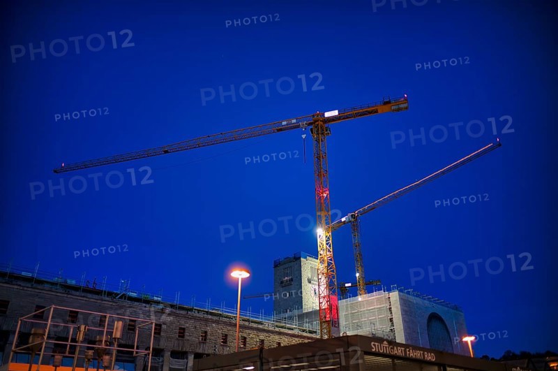 Night view, Alter Bahnhof Bonatzbau, station tower construction cranes, Züblin, construction site, Stuttgart 21 underground railway project, S21, main station, Stuttgart, Baden-Württemberg, Germany