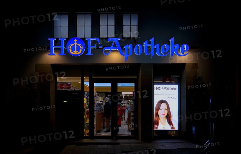 Night photo, logo, advertisement, neon sign pharmacy, HOF-Apotheke, Stuttgart, Baden-Württemberg, Germany