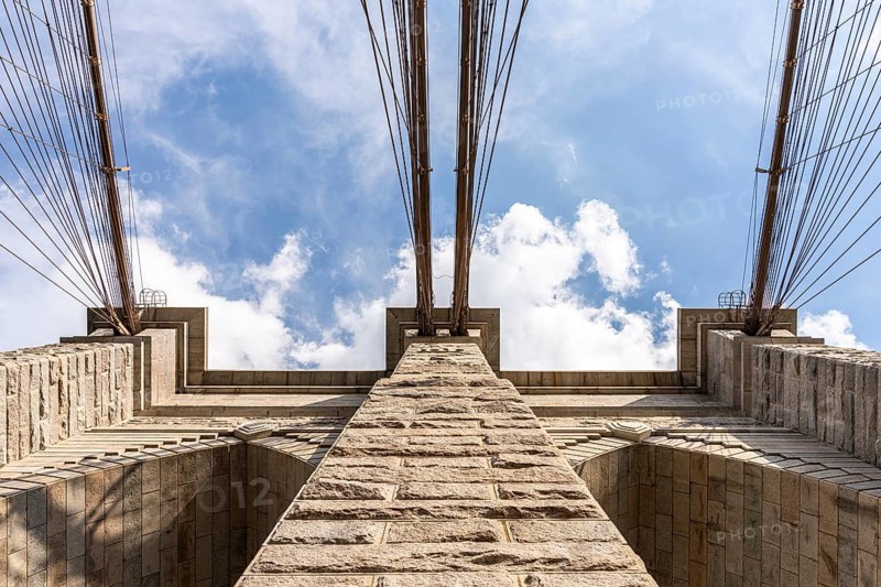 Brooklyn Bridge tower, Brooklyn Bridge, New York, USA