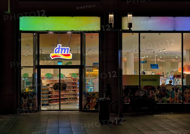 Night view, dm market, drugstore, logo, Stuttgart, Baden-Württemberg, Germany