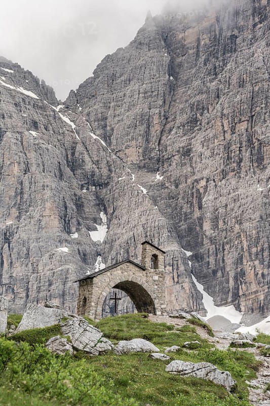 Cappella Ai Brentei Chapel Memorial for injured mountaineers at the Rifugio Ai Brentei mountain hut, picturesque mountain landscape, Brenta, Trentino, Italy