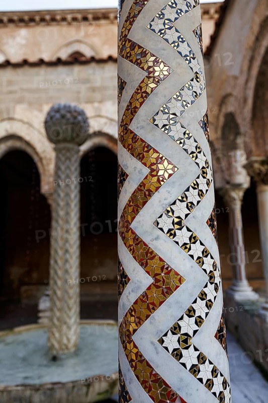 Famous cloister of the Benedictine monastery, decorated column, Cathedral of Monreale, Santa Maria Nuova, Monreale, Sicily, southern Italy, Italy