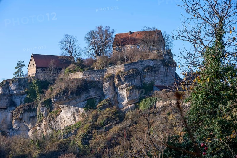 Pottenstein Castle, built around 1070, blue sky, Pottenstein, Upper Franconia, Bavaria, Germany