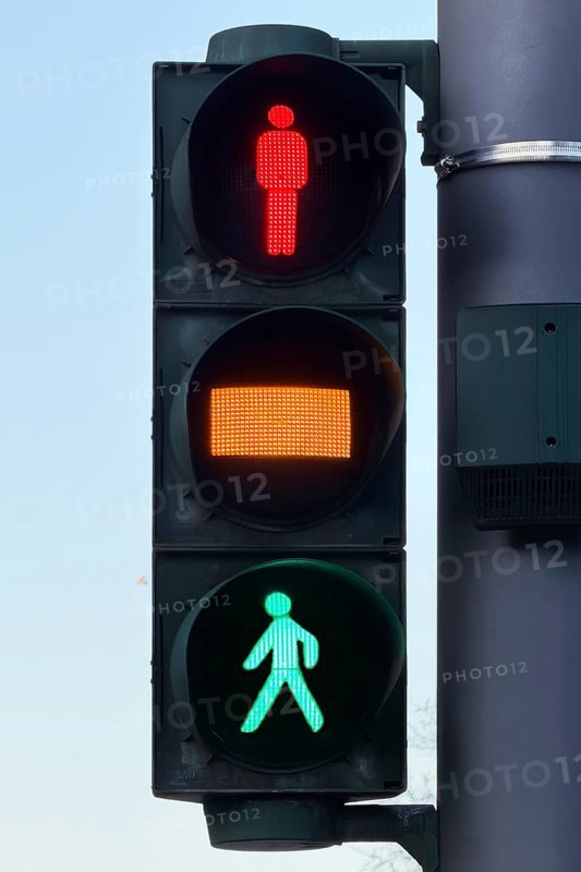 Pedestrian traffic light with yellow phase, Düsseldorf is the only city in Germany with a yellow phase for pedestrians, North Rhine-Westphalia, Germany