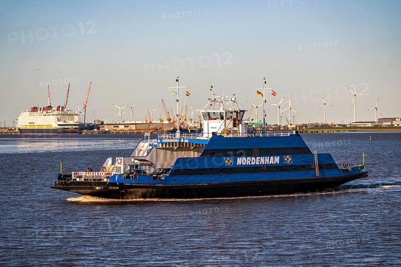 Weser ferry, ferry Nordenham, in the mouth of the Weser, connects Bremerhaven with Nordenham in Lower Saxony, ferry port in the Blexen district, in the background overseas port Bremerhaven, Germany