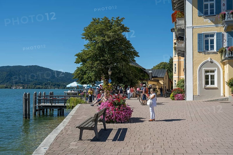 Historic town hall, tourists on the promenade on the shores of Tegernsee, town of Tegernsee, Upper Bavaria, Bavaria, Germany