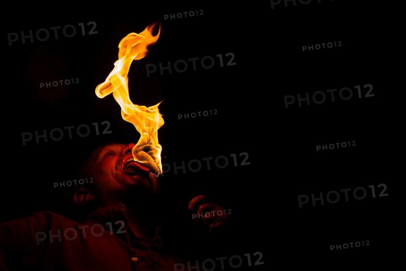 Fire Breather, Raunacht, Winter, Waldburg Castle, Waldburg, Allgäu, Baden-Württemberg, Germany