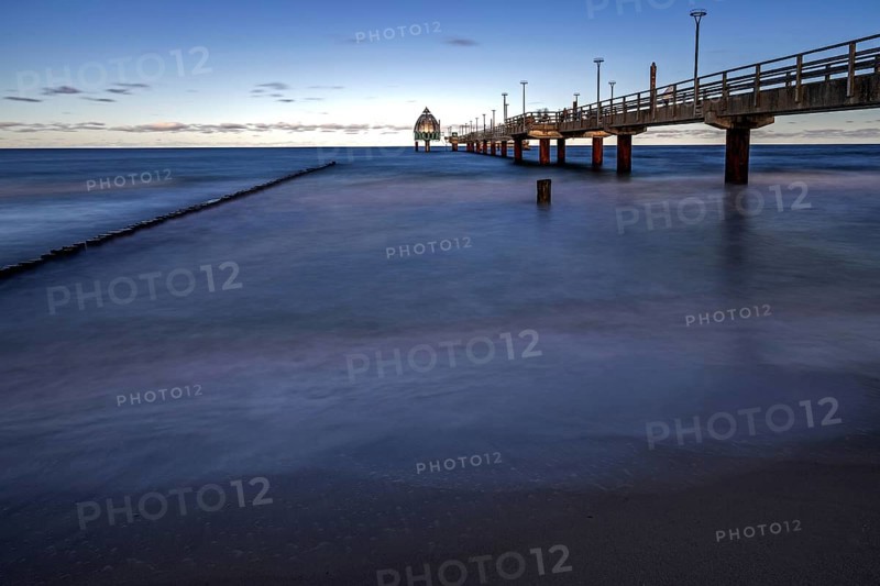Groes and pier with diving gondola, long exposure, evening light, Zingst, Fischland-Darß-Zingst, Western Pomerania Lagoon Area National Park, Mecklenburg-Western Pomerania, Germany