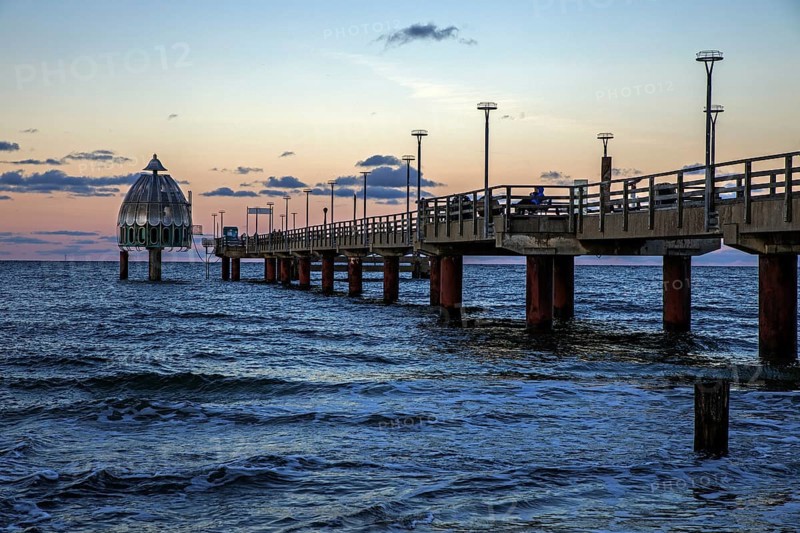 Pier with diving gondola, evening light, Zingst, Fischland-Darß-Zingst, Western Pomerania Lagoon Area National Park, Mecklenburg-Western Pomerania, Germany