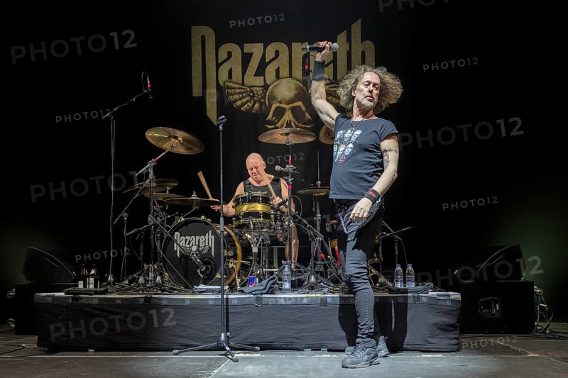 Carl Sentance, singer, NAZARETH, hard rock band, UK, Bending The Rules 2025 tour, live, 17.12.2025, Uber Eats Music Hall, Berlin, Germany < english> NAZARETH, hard rock band, UK, Bending The Rules 2025 tour, live, December 17th, 2025, Uber Eats Music Hall, Berlin, Germany