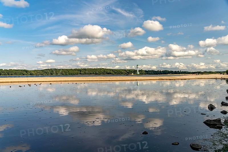 Falkensteiner Beach and Friedrichsort lighthouse on the Kiel Fjord, Kiel, Schleswig-Holstein, Germany