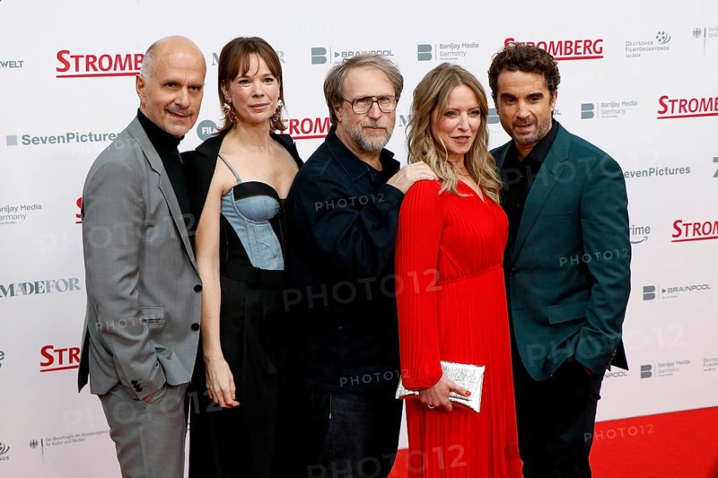 Christoph Maria Herbst, Milena Dreißig, Bjarne Mädel, Diana Stähly and Oliver Wnuk at the world premiere of Stromberg - Everything again as usual on 1.12.2025 at the Zoo Palast in Berlin