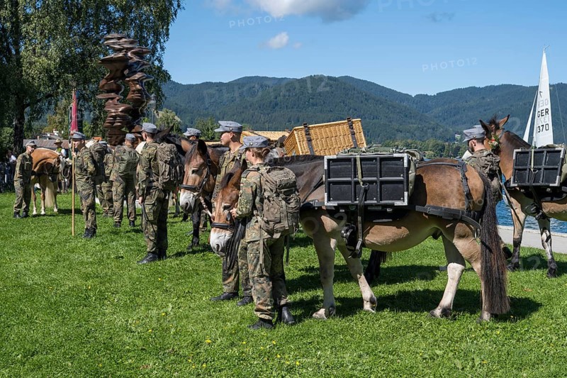 Bundeswehr soldiers with horses, mountain carrier company, soldiers in camouflage uniform, set up for the parade at Tegernsee, Rosstag, Rottach-Egern, Upper Bavaria, Bavaria, Germany
