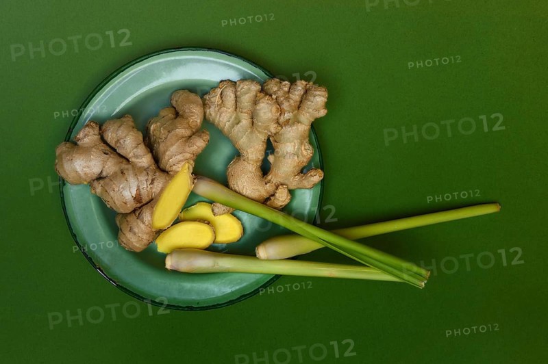 Ginger tubers and lemongrass on plate, Zingiber officinale, Cymbopogon citratus