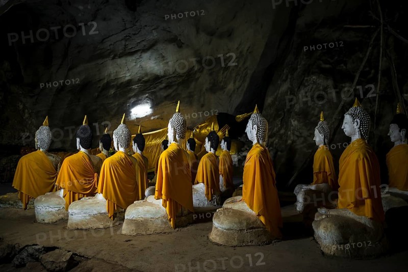 Cave with Buddha Statues, Tham Phra Non, Reclining Buddha Cave, Wat Ao Noi, Prachuap Khiri Khan, Prachuap Khiri Khan Province, Central Thailand, Thailand
