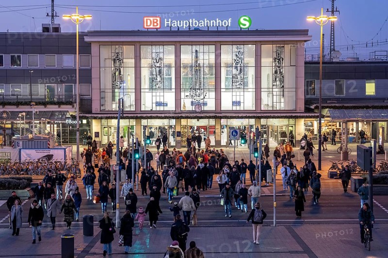 Dortmund Central Station, Station Building, Station Foreground, Pedestrian Crossing at Königswall towards Downtown South, North Rhine-Westphalia, Germany