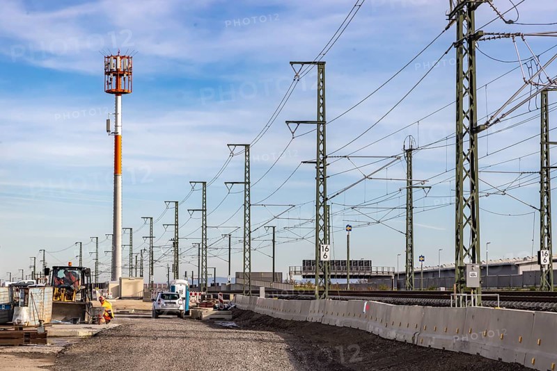 Construction work on the airport tunnel at the airport tunnel. The last few meters of solid road are concreted. This means that all long-distance railway tracks of Project S21 have been laid. Stuttgart, Baden-Württemberg, Germany