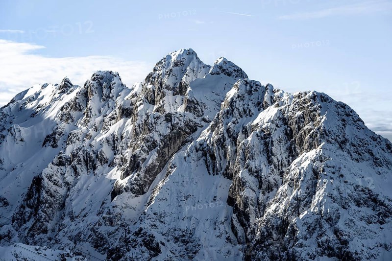 View of snowy Waxenstein, view from Längenfelderkopf in winter, Wetterstein Mountains, Garmisch-Partenkirchen, Bavaria, Germany