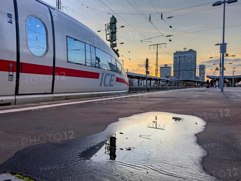 ICE train, in Essen main station, on the platform, North Rhine-Westphalia, Germany