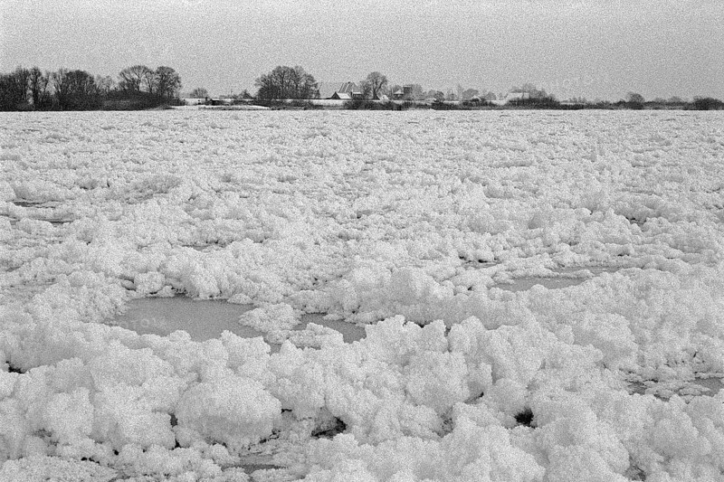 Frozen Elbe, Bleckede, Lower Saxony, Germany, January 03, 1997, vintage, retro, old, historic