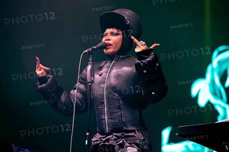 Erykah Badu, singer, USA, soul, hip-hop, R&B, The Return Of Automatic Slim World Tour 2025, live at the Uber Eats Music Hall, Berlin, 04.11.2025 < english> Erykah Badu, singer, hip-hop, live at the Uber Eats Music Hall, November 4th, 2025