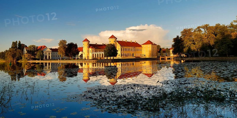 Rheinsberg Castle, lakeside with Lake Grienerick, Ostprignitz-Ruppin district, prime example of Friederician Rococo, Brandenburg, Germany