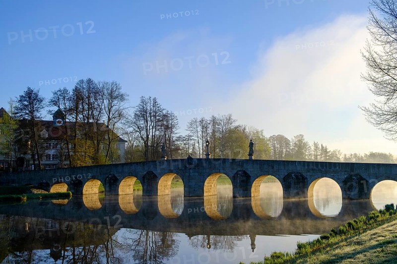 Morning atmosphere, fog at Fischhof, with historic Fischhof bridge, Tirschenreuth, Upper Palatinate, Bavaria, Germany