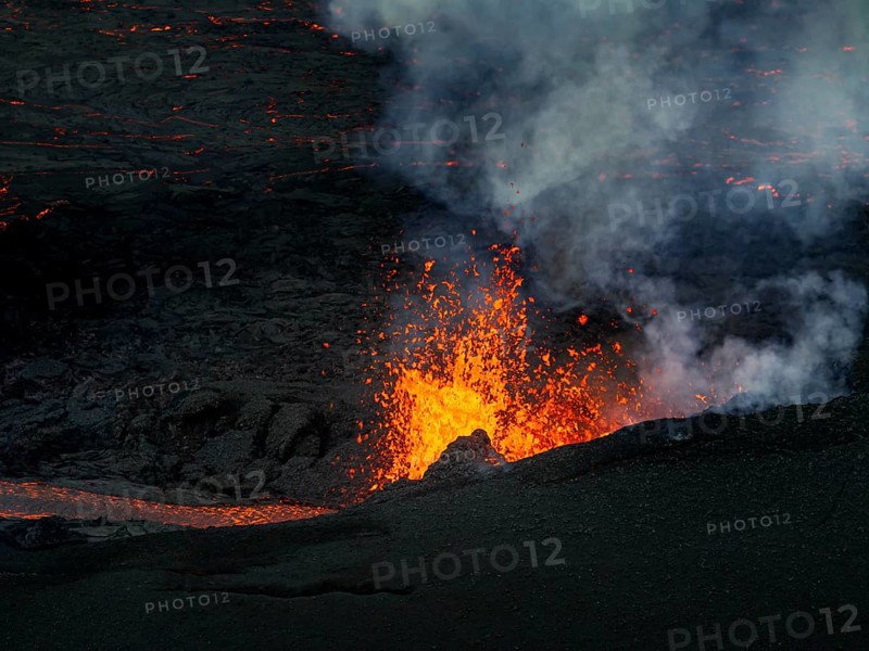 Lava, volcanic eruption, volcano, ash cloud, aerial view, Sundhnúkur crater chain, July 2025, Reykjanes Peninsula, Iceland