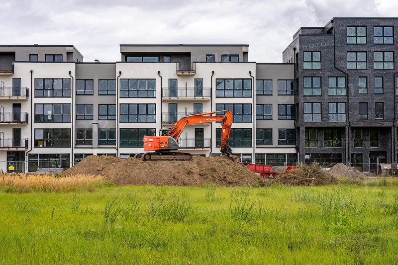 Shell construction, shortly in front of completion of a residential building, new Graf Bismarck city quarter on the Rhine-Herne Canal, residential and commercial development on the site of the power station of the former Graf Bismarck colliery, marina, in Gelsenkirchen, North Rhine-Westphalia, Germany